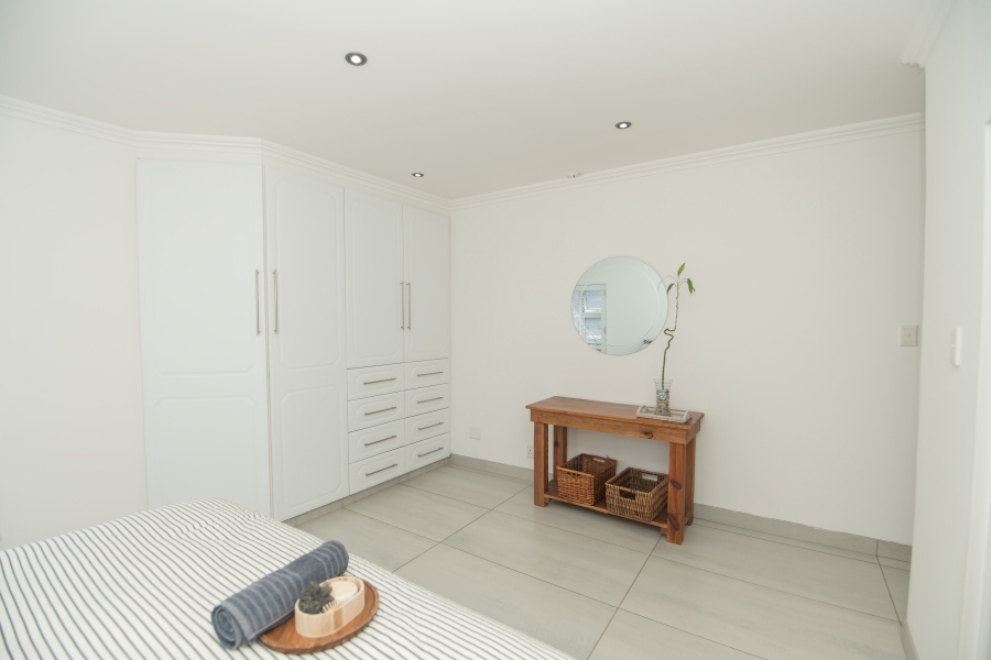 6 Bedroom Property for Sale in Beachview Eastern Cape